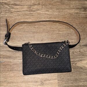 Michael Kors Black Chain Belt Bag size - S